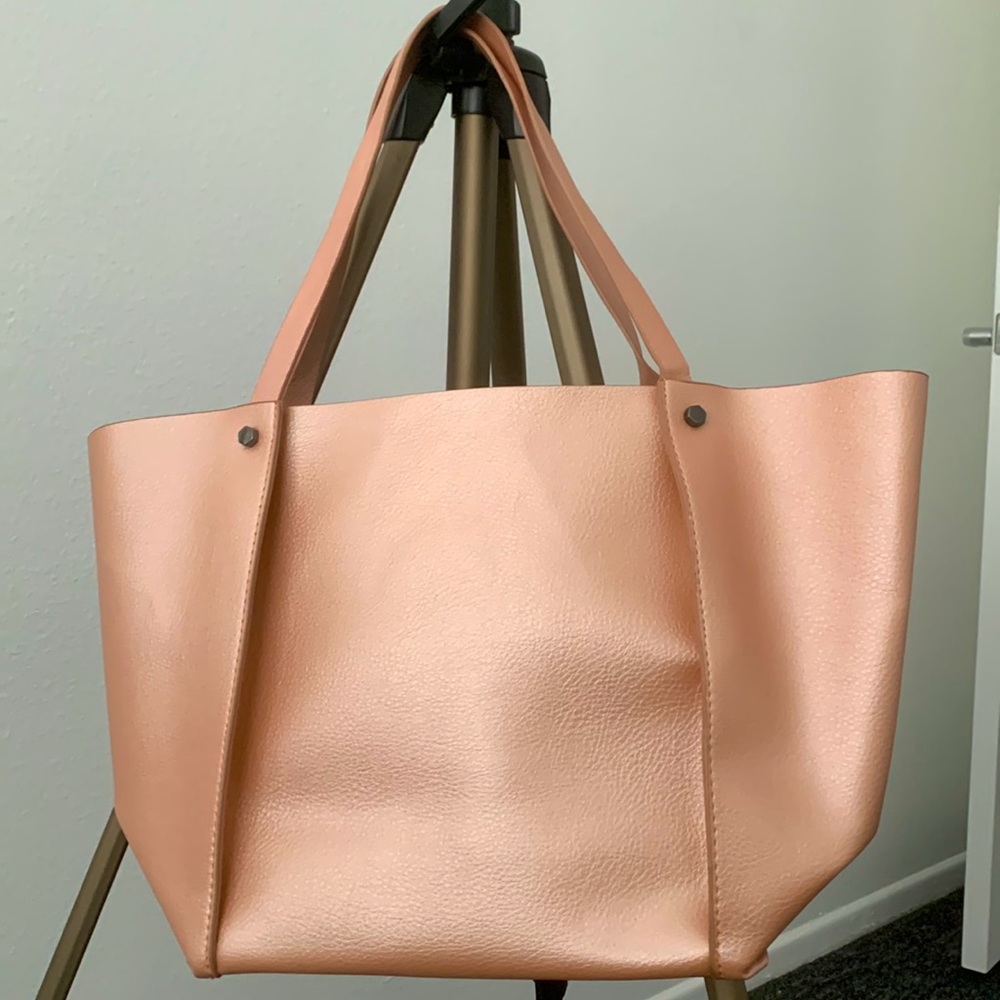 Neiman Marcus Shoulder bags